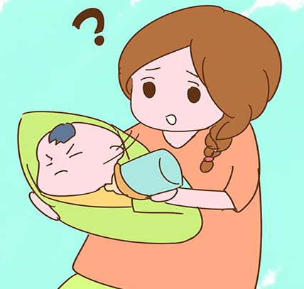 满月婴儿吃奶时哭闹是怎么回事