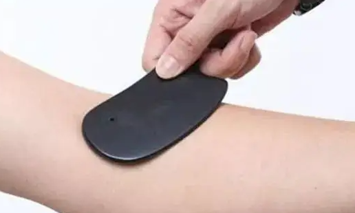 刮痧的作用和功效 刮痧的正确方法