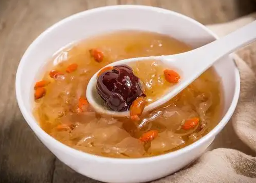 银耳红枣汤的功效与作用