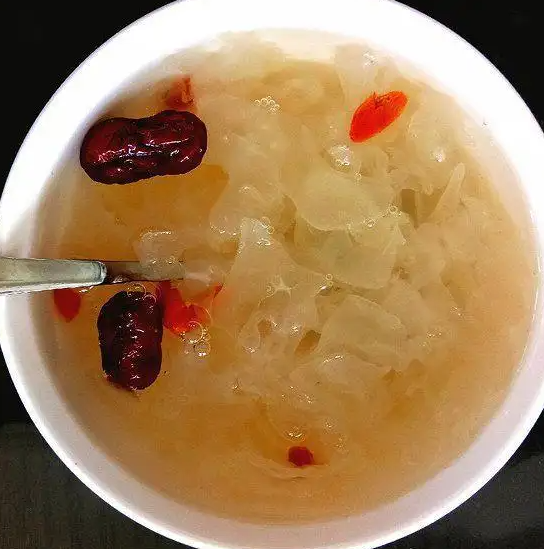 银耳莲子汤的功效与作用
