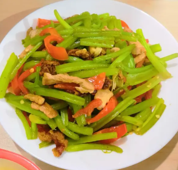 芹菜炒肉的营养价值