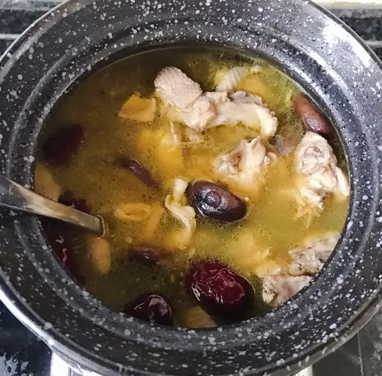 香菇炖鸡汤的功效