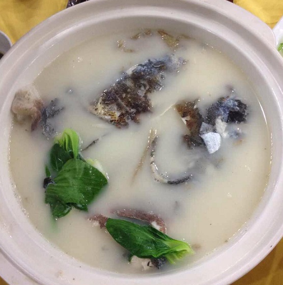清炖鲤鱼汤的做法
