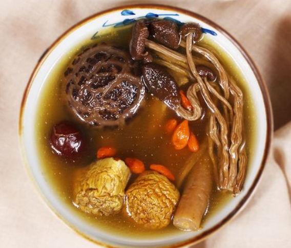 孕妇能吃茶树菇炖鸡吗