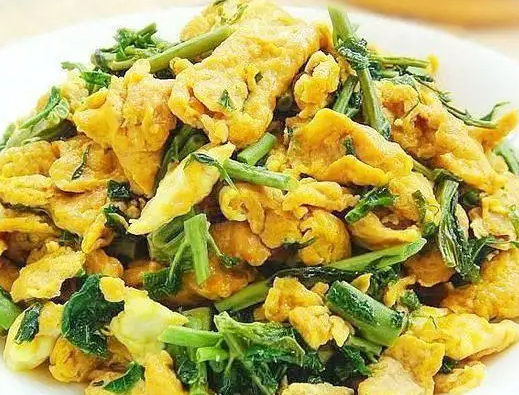 香椿炒鸡蛋的食用禁忌