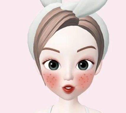女人雀斑是怎么形成的(女人脸上的斑是怎样形成的)