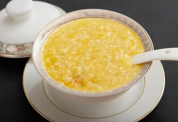 小米粥的功效