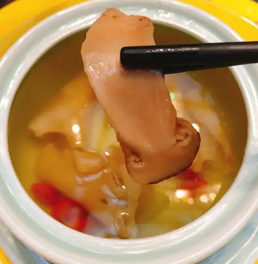 松茸炖花胶的做法