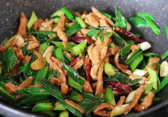 青蒜炒肉丝的营养价值
