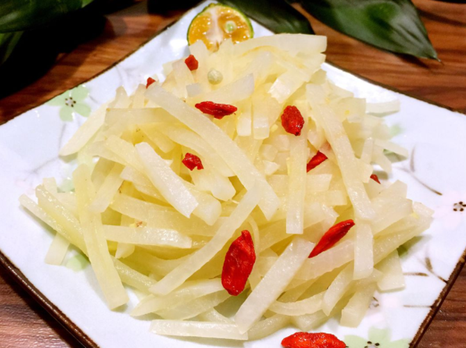 清炒白萝卜的的功效