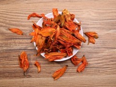金银花泡水喝竟有6个害处 盘点金银花泡水喝的六大禁忌