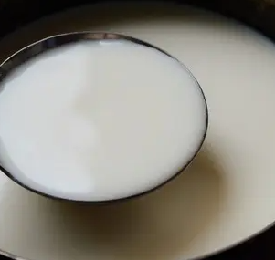 面部祛斑美白的方法 纯天然的牛奶