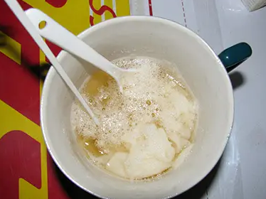 自制去黑头的最好方法有哪些 奶粉蛋白面膜