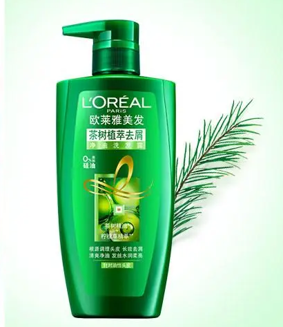头发干枯毛躁怎么办 尽量选用精油类的洗发水