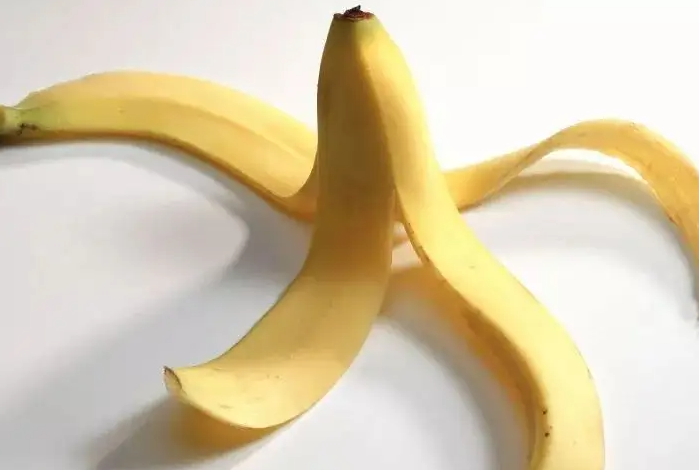 香蕉皮美容的方法和功效 香蕉皮的妙用