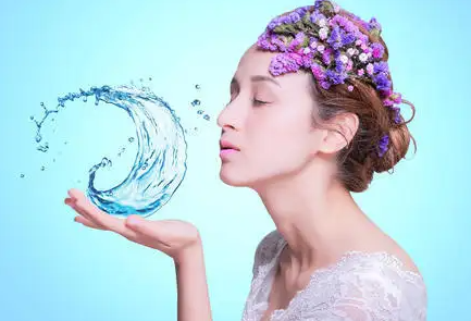 淡化抬头纹的方式 面部表情要自然