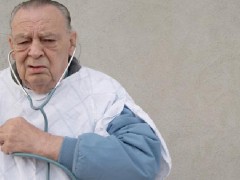 为什么男人对女人的胸部着迷？可能是这些原因引起的