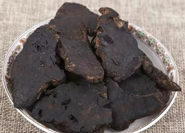 野生地黄的作用和用途 野生地黄根可以泡酒吗