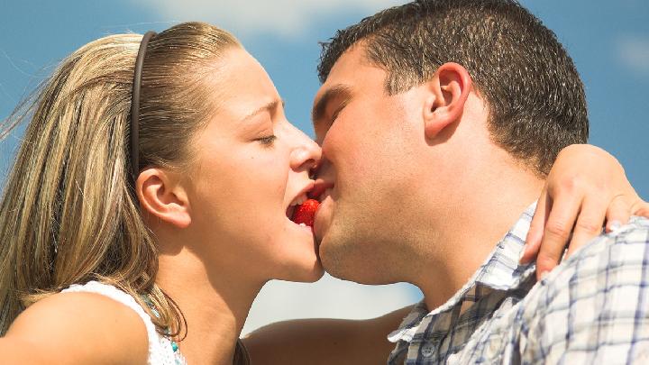 夫妻新颖的性爱姿势有哪些? 这些夫妻性爱技巧也能增加情趣