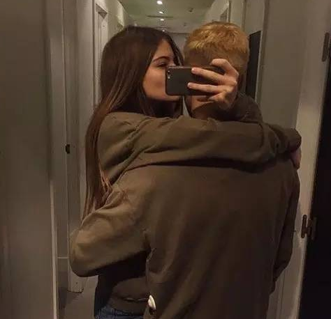 女人激情劲爆的自慰手法
