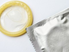 延时避孕套真的有用吗 延时避孕套的正确使用方法