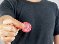 超薄避孕套会不会有安全隐患？正确使用安全套注意这4点