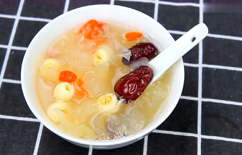 银耳汤的功效与作用 经常喝银耳汤有什么好处