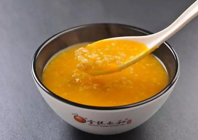 小米粥的功效与作用是什么 月子里吃小米粥的好处