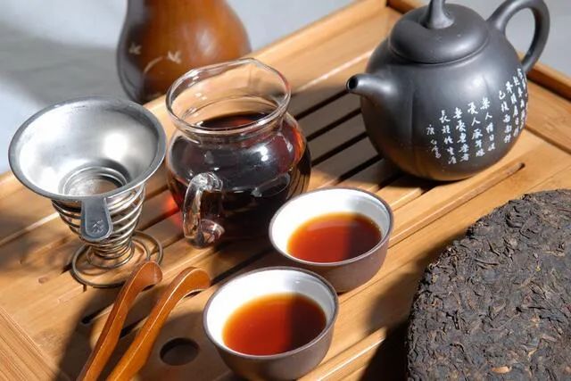 喝普洱生茶好还是熟茶好？ 普洱茶的功效与作用