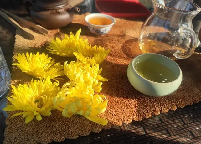 菊花茶的功效 菊花茶的禁忌