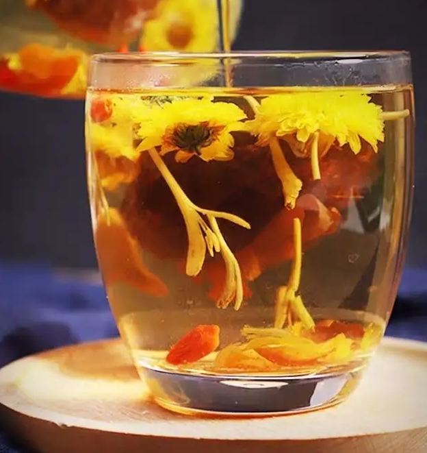 菊花茶功效 女人喝菊花茶好吗