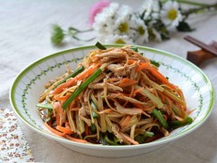 减肥菜谱：凉拌鸡丝