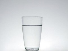 关于夏天喝水减肥法 教你如何喝水减肥