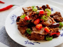 减肥菜谱：爆香牛肉