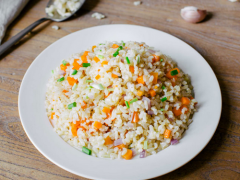 减肥菜谱：糙米炒饭