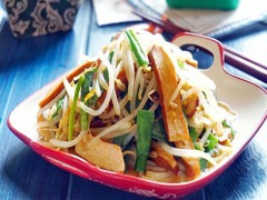 减肥菜谱：韭菜豆芽炒香干