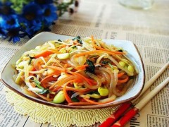 减肥菜谱：白菜豆芽拌粉条