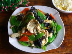 减肥菜谱：莴笋炒鸡肉片