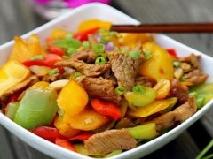 减肥菜谱：菜椒炒牛里脊