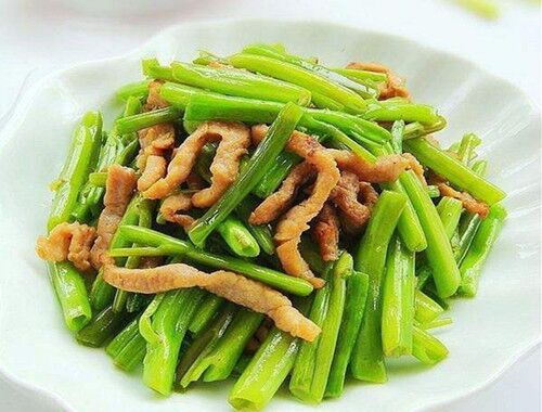 空心菜梗炒肉丝 减肥菜谱:空心菜梗炒肉丝