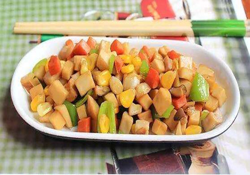 杏鲍菇炒甜玉米 减肥菜谱:杏鲍菇炒甜玉米