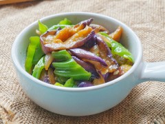 减肥菜谱：少油版烧茄子