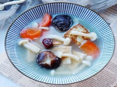 减肥菜谱：低脂菌菇汤