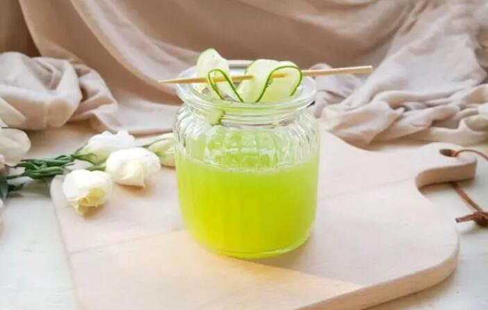 夏季推荐喝黄瓜汁减肥(黄瓜汁可以减肥)