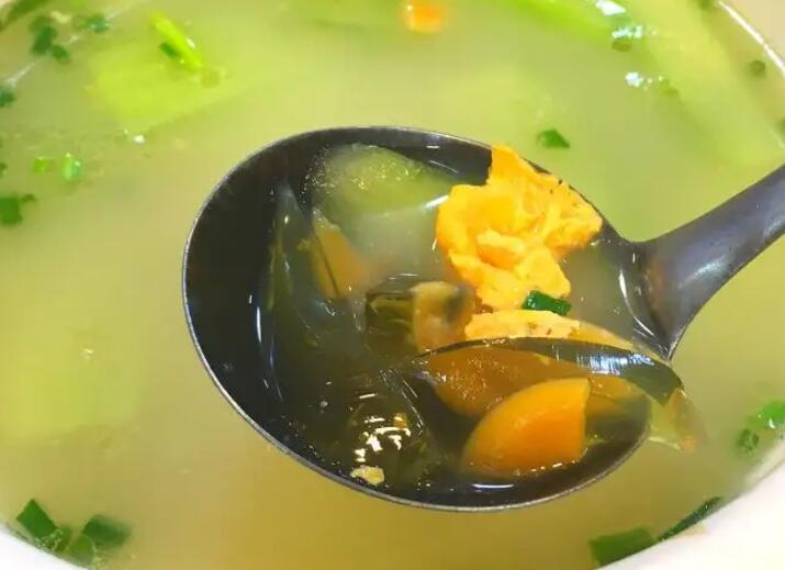 两款黄瓜瘦身食谱 皮蛋黄瓜汤
