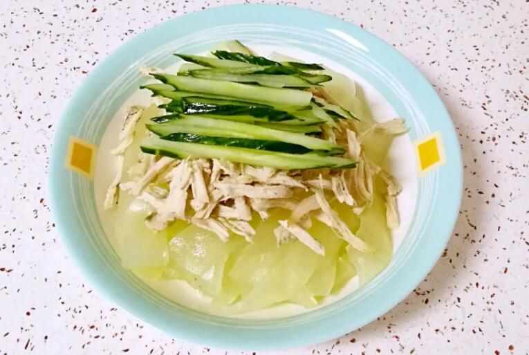 夏季减肥的食谱有哪些 推荐黄瓜鸡丝拉皮