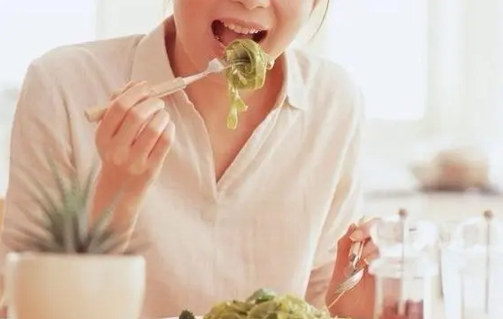 减肥要先减胃才能有效果 饮食减肥靠谱吗