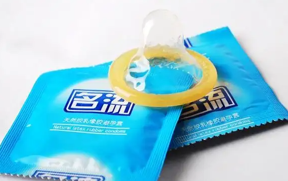 避孕套润滑油是哪一面 避孕套上的油对身体有害吗