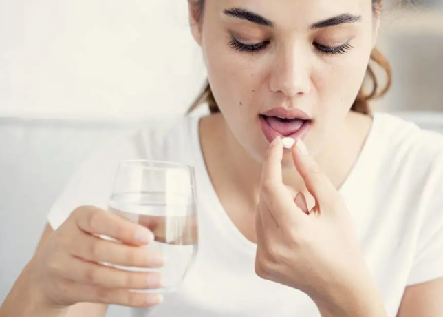 女性月经量少白带增多是怎么回事?分析引起月经量少白带多的原因