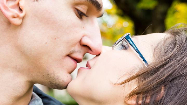 高质量性爱该怎么做 新婚夫妇必知的性生活诀窍